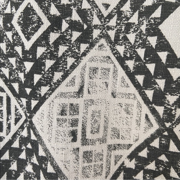 VERO MODA DENIM WHITE/GREY GEOMETRIC PATTERN TOP WITH BROWN SUEDE TRIM TOP, SM - Picture 11 of 13